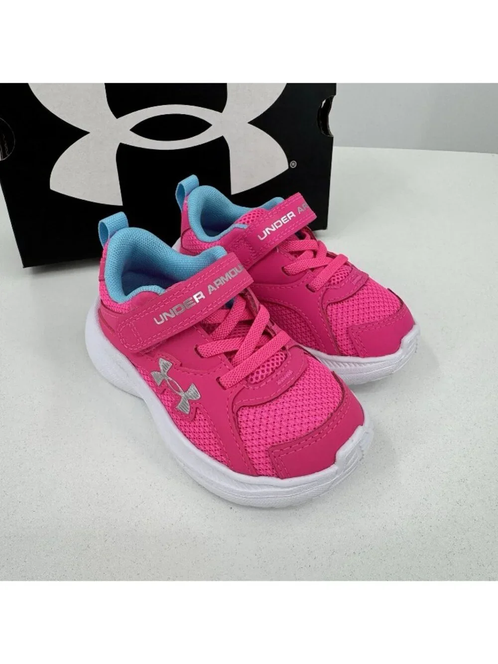 Under Armour Infant Girls Assert 11 AC Sneakers size 5 in Hot Pink Hook-and-Loop